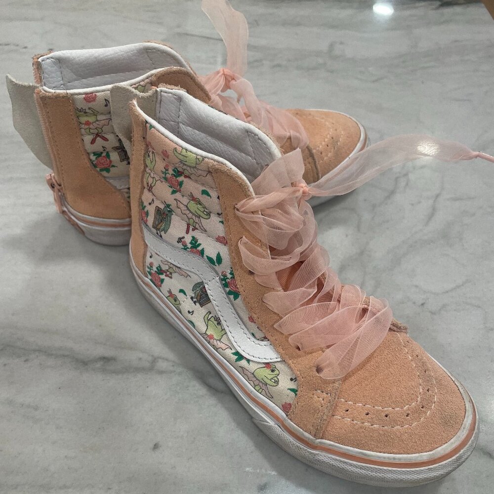 Vans Girl Size 13.5 Pink Suede Princess Froggy